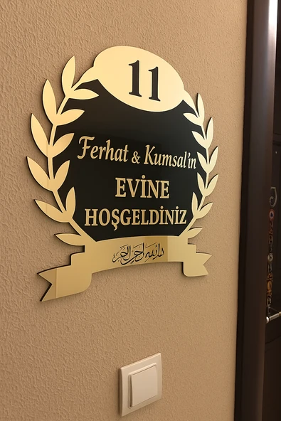Kişiye Özel Altın Siyah Pleksi Kapı Tabelası – İsimli Hoşgeldiniz Yazısı ürün görseli