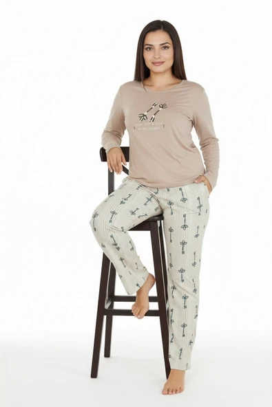 Bravie Üstü Yazılı Altı Çizgili Elite Viscose Uzun Büyük Beden Pijama Takımı Pudra 3597 - 4