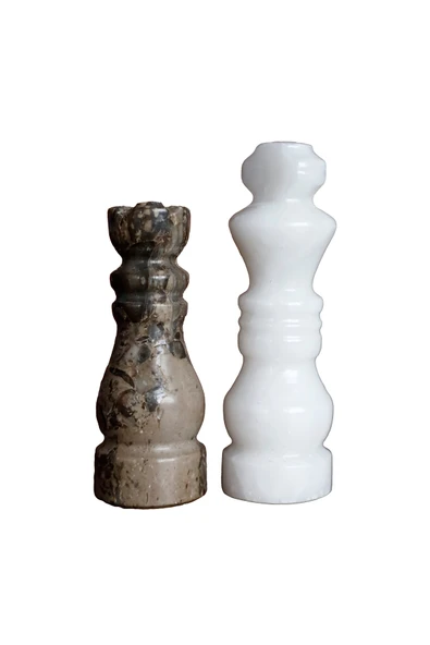 taru pasaj Fosilli ve Beyaz Doğal Taştan Özel Satranç Takımı – Şık ve Doğal Tasarım ürün görseli