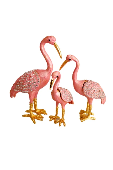 taru pasaj "Kristal Taş İşlemeli Metal Flamingo Ailesi - Şık ve Dekoratif Ürün" ürün görseli
