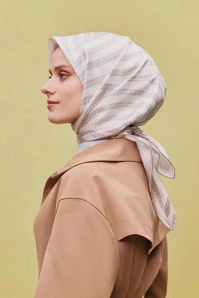 9351 ARMİNE EŞARP - Resim 2