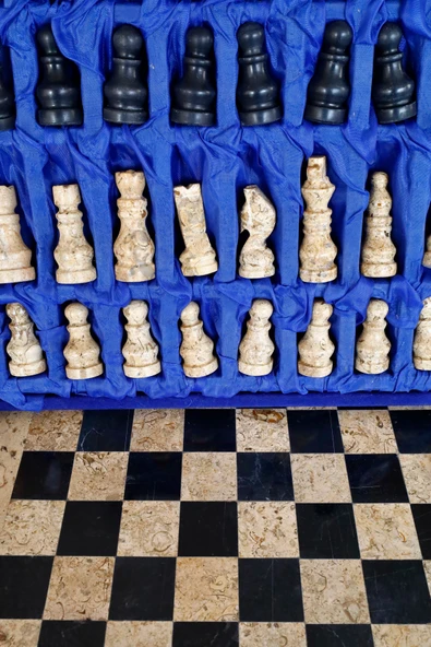 taru pasaj El Yapımı Doğal Taş Satranç Takımı - Şık ve Benzersiz Tasarım - Resim 5