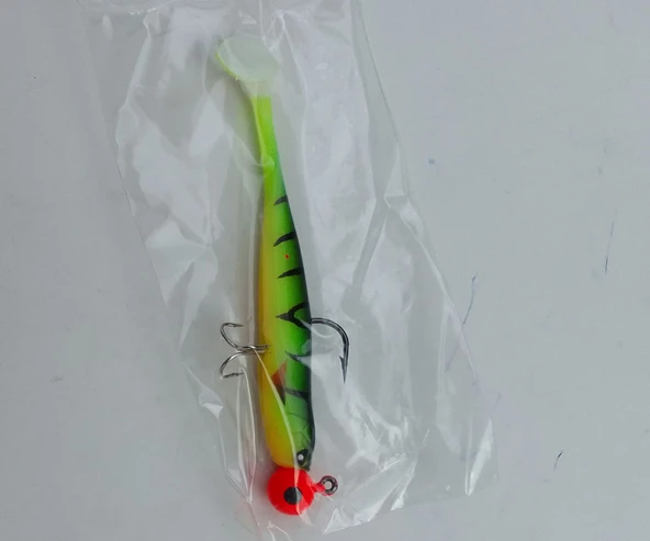 LUCKY JOHN BASARA (PG13) 3.5'' HAZIR İĞNELERİ TAKILMIŞ SİLİKON BALIK YEM ürün görseli