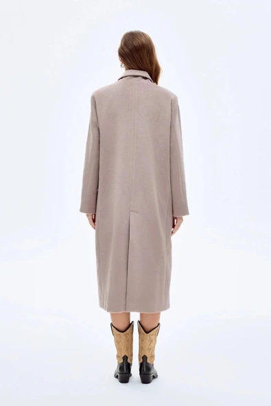 Quzu Vatkalı Arkası Yırtmaçlı Kadın Kaban - 5