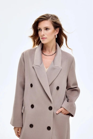 Quzu Vatkalı Arkası Yırtmaçlı Kadın Kaban - 3