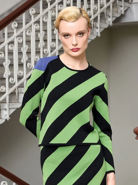 BİSİKLET YAKA ÇİZGİLİ TRİKO ürün görseli 1