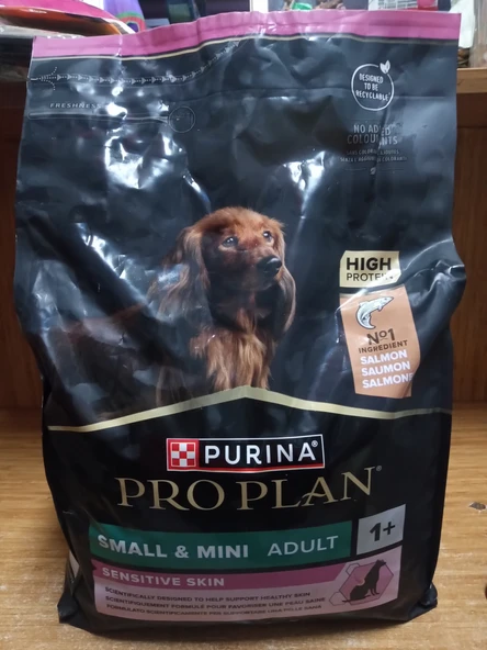 PRO PLAN Hassas Deriye Sahip Küçük ve Mini Irk Yetişkin Köpek Kuru Mama Somonlu 3 kg ürün görseli 1