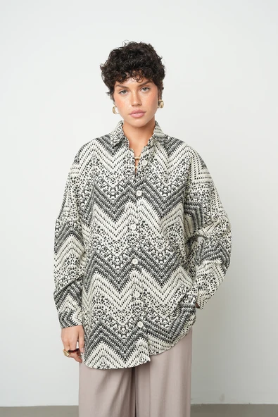 Kadın Siyah-Krem Karışık Desenli Oversize Kesim Gömlek - Resim 3
