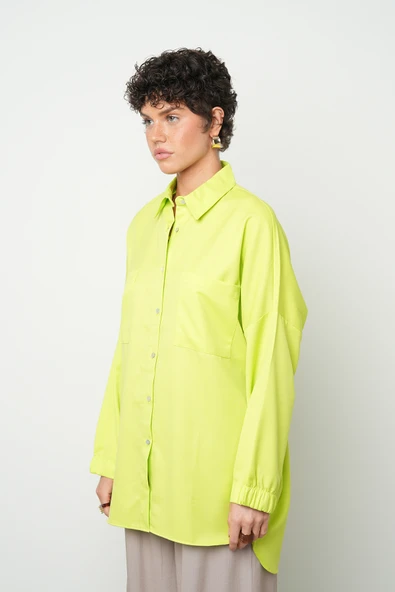 Kadın Düz Renk Tek Cepli Oversize Kesim Gömlek - Resim 2