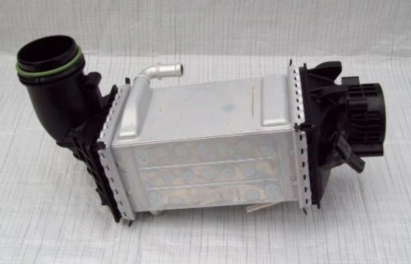 Vag Turbo Radyatoru İntercooler A1 A3 Q2 Q3 Arona Ateca İbiza Leon Tarraco Fabıa Karoq Kodıaq Octavıa Sl - İthal 04e145785e ürün görseli