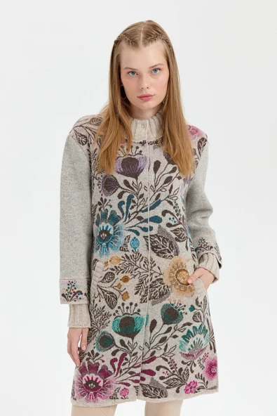 24051 DESEN TRİKO ÖNÜ RENKLİ ÇİÇEKLİ DİK YAKASI KOL AĞZI DERBYLİ UZUN KABAN - Resim 6