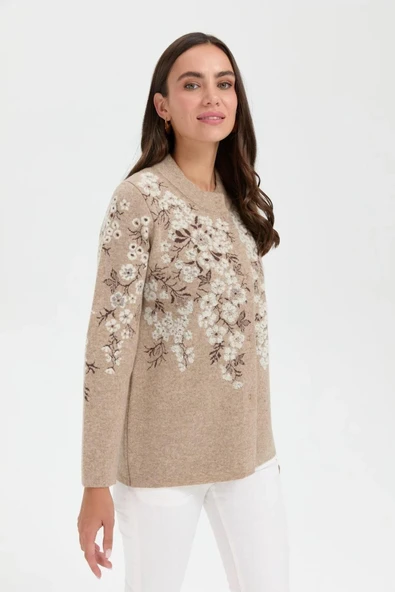 24019 DESEN TRİKO ÜSTÜ PTIRCIK ÇİÇEKLİ DİK YAKA KISA KABAN - Resim 3