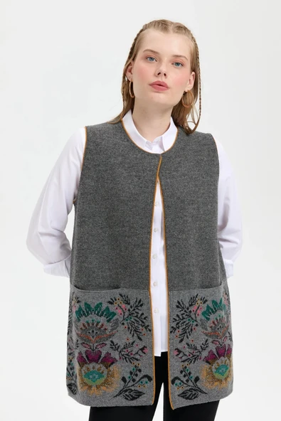 24076 DESEN TRİKO ÜST VE ARKASI KEÇE ETEĞİ JAKARLI TRİKO ARA BOY ÖNÜ AÇIK YELEK - Resim 6