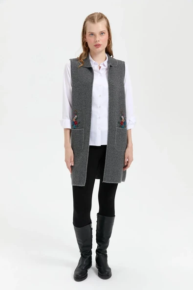 24002 DESEN TRİKO CEP ÜSTÜNDEN İŞLEMELİ POLO YAKA ÖNÜ AÇIK UZUN YELEK - Resim 6