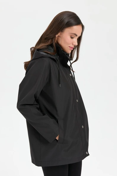 24417 DESEN TFS YAN CEPLİ DEVRİK YAKA KAPŞONLU KISA TRENÇKOT - Resim 5