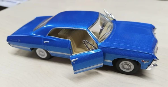 Kinsmart Oyuncak Metal Model Araba 1/36 Çek Bırak 1967 Mavi Chevrolet İmpala - Resim 2