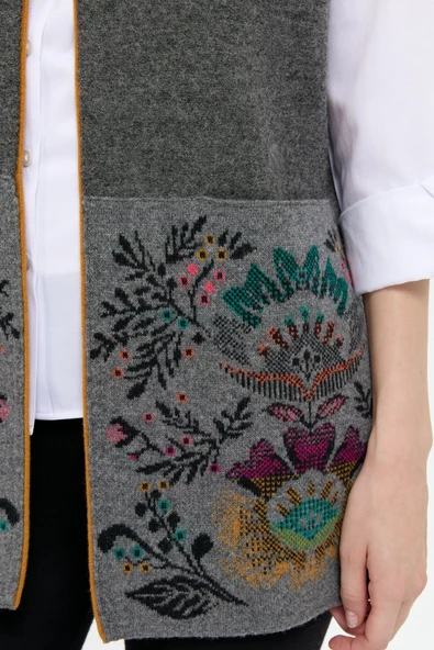 24076 DESEN TRİKO ÜST VE ARKASI KEÇE ETEĞİ JAKARLI TRİKO ARA BOY ÖNÜ AÇIK YELEK - Resim 7