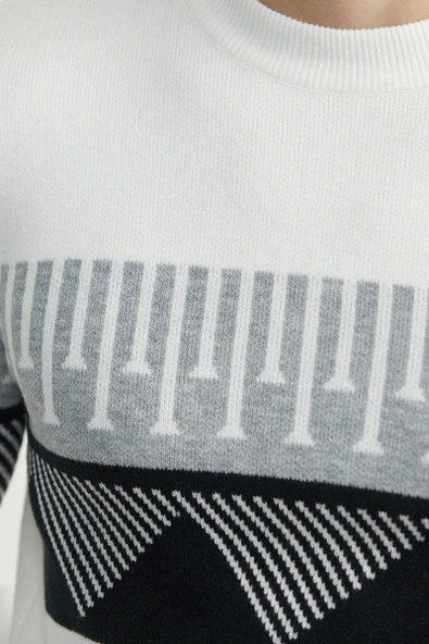 Çift Renk Motifli Triko Kazak - Kemik - Resim 5