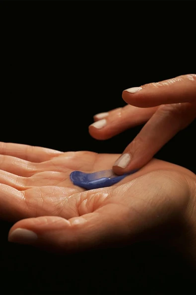 Rusk Deepshine PlatinumX Renk Canlandırıcı Onarıcı Saç Kremi 241GR - Resim 3