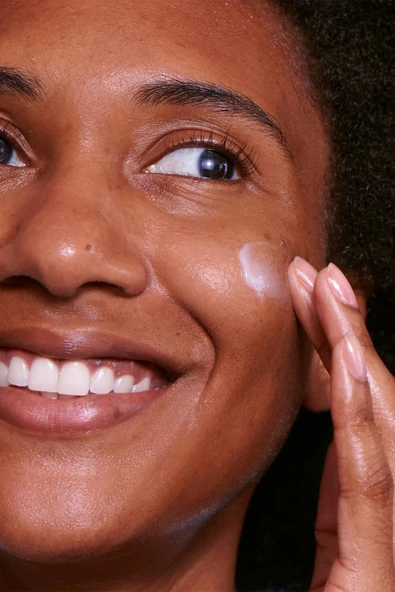 Peter Thomas Roth Water Drench Hyaluronic Cloud Nemlendirici Yüz Kremi 50ML - Resim 3