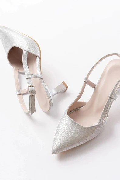 725 Gümüş Pul Desenli Sivri Burunlu  Topuklu Kadın Ayakkabı - Resim 5