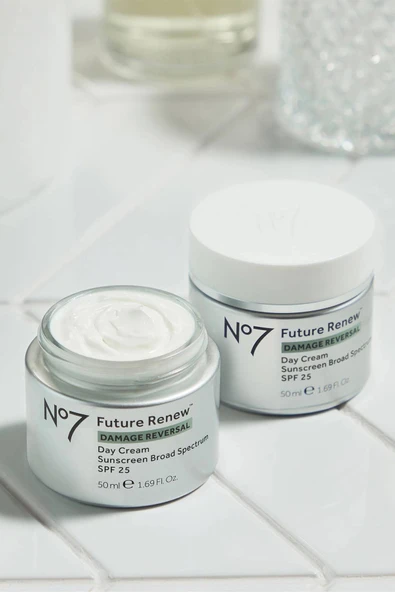 No7 Future Renew Damage Reversal SPF25 Onarıcı Yüz Kremi 50ML - Resim 5