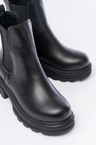 745-2137 Siyah Kalın Taban Lastikli Günlük Kadın Bot - Resim 3