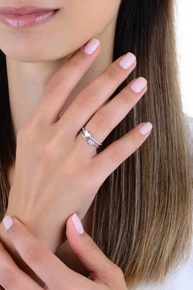 Gümüş rodyumlu zirkon ve sedef taşlı aşık kalpler yüzük ürün görseli