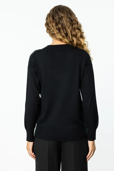 45327 ONTEKS YAKASINDA VE OMUZUNDA ŞERİT DETAYLI KAZAK - Resim 4