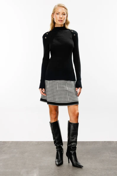 45326 ONTEKS OMUZLARINDA DÜĞME DETAYLI FİTİLLİ KAZAK - Resim 4