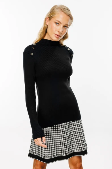 45326 ONTEKS OMUZLARINDA DÜĞME DETAYLI FİTİLLİ KAZAK - Resim 3