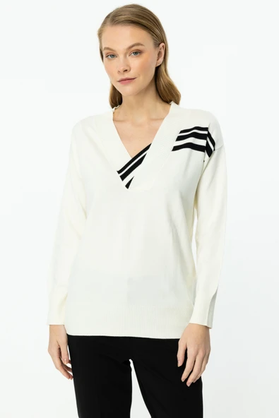 45327 ONTEKS YAKASINDA VE OMUZUNDA ŞERİT DETAYLI KAZAK - Resim 9