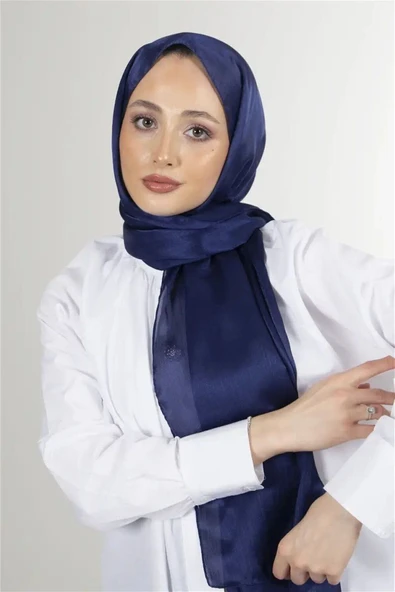 İSTANBULSTYLEMODA Janjan Trend Parlak Saten Dokulu Abiye Şifon Işıl Şal Lacivert 185 X 70 Şal2315 - Resim 2
