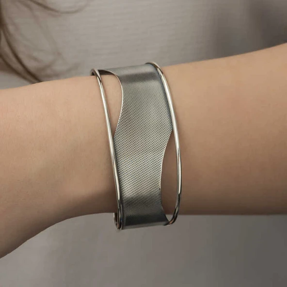 Gümüş Eskitme Desenli Bayan Bilezik - Resim 4