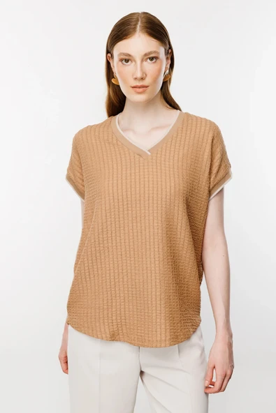 31526 ONTEKS V YAKA KENDİNDEN KABARTMALI BLUZ - Resim 9