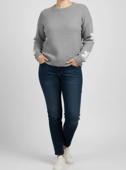 KADIN KIŞLIK TRİKO KAZAK STANDART BEDEN | Gri Papatya Çiçek Desenli Yumuşak ürün görseli