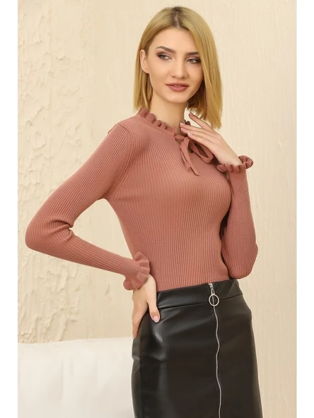 Kadın Gül Kurusu Yakası Bağcıklı ve Kol Ucu Fırfırlı Triko Kazak - Resim 2
