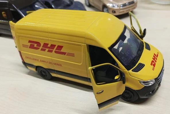Kinsmart Oyuncak Metal Model Araba 1/36 Çek Bırak Mercedes Benz DHL Kargo Aracı - Resim 5