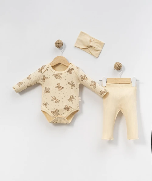 Fiyonk Desenli Kız Bebek Bandanalı Zıbın Takımı ürün görseli