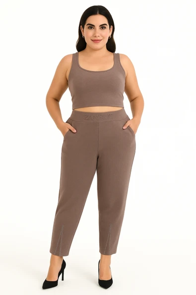 Büyük Beden Lastikli Yüksek Bel Taşlı Mom Likralı Taş Deri Detaylı Kışlık Kaşe Kadın Pantolon ürün görseli