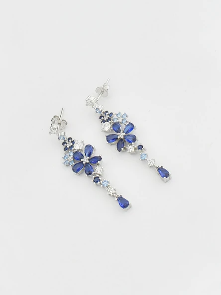 Safir Taşlı Pırlanta Model Çiçek Demeti Sallantılı Kadın Gümüş Küpe - Resim 3