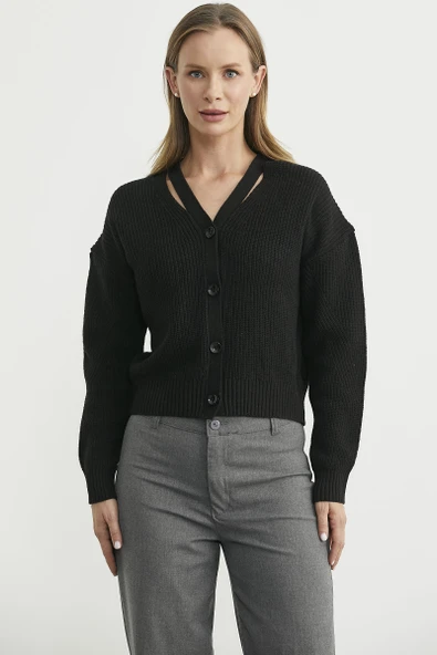 Yaka Detaylı Düğmeli Triko Hırka - Siyah ürün görseli