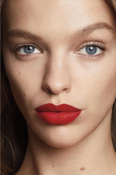 Maybelline New York Color Sensational Ultimatte Mat Ruj- 299 More Scarlet Kırmızı - Resim 7