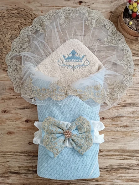 LitaeTrend Yenidoğan Kuzulu Taç Nakış Güpürlü Fiyonklu Duvaklı Prizma Taş Unisex Kundak Bebek Battaniyesi Mavi ürün görseli 1