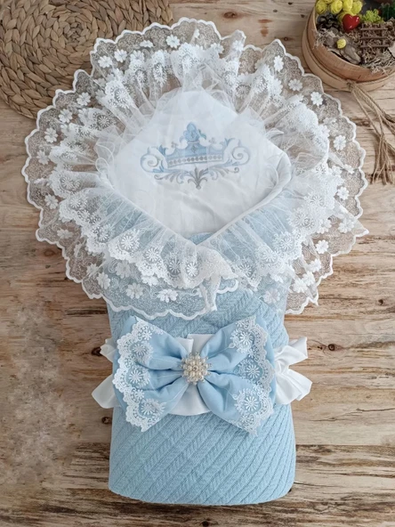 LitaeTrend Örgü Tericotton Taç Nakışlı İncili Güpür Çift Fiyonk Papatya Güpür Trilüks Kundak Bebek Battaniyesi Mavi ürün görseli 1