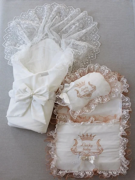 LitaeTrend Yenidoğan Nil Taç Nakışlı Kundaklı Trilüks 3lü Alt Açma Seti Bej ürün görseli 1