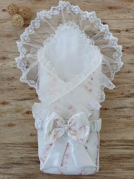 LitaeTrend Yenidoğan Hanımeli Desenli Taç Nakışlı Delüks Kundak Bebek Battaniyesi Ekru ürün görseli 1