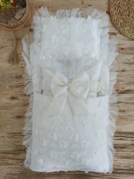 LitaeTrend Yenidoğan İzmir İncisi Tül İşlemeli Pamuklu Fiyonklu Kundaklı Lüks 3lü Alt Açma Seti Ekru ürün görseli 1