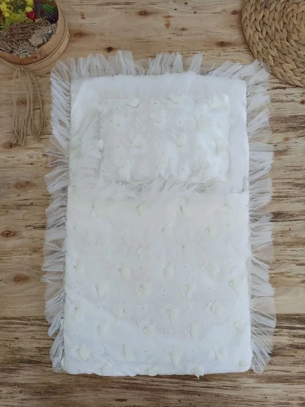 LitaeTrend Yenidoğan İzmir İncisi Tül İşlemeli Pamuklu Fiyonklu Kundaklı Lüks 3lü Alt Açma Seti Ekru - Resim 3