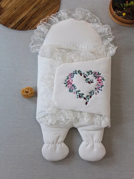 LitaeTrend Yenidoğan Kapitone Anadolunun Kalbi Nakışlı Ayaklı Kız Erkek Bebek Battaniyesi Ekru ürün görseli 1